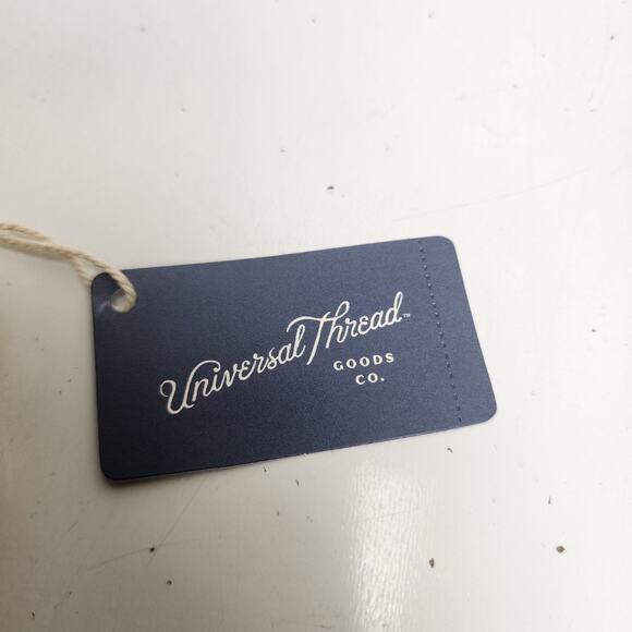 Target Universal Thread Gold-Toned Metal Hair Claw Clip Heavy Tight Grab NWT - Picture 2 of 4